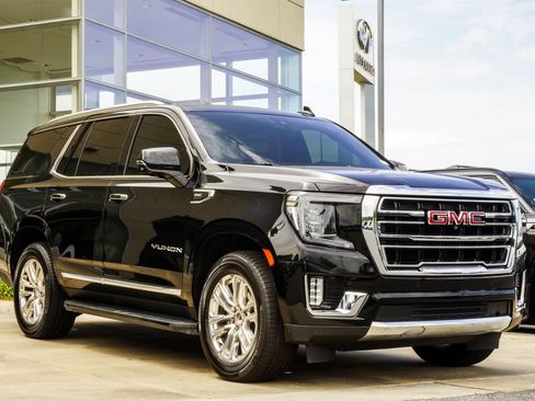 Used 2022 GMC Yukon SLT w/ SLT Premium Package AWD/4WD image 4