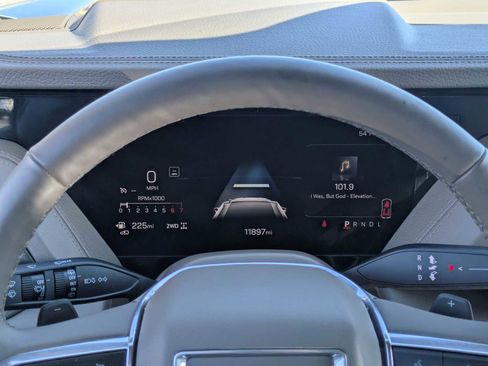 Used 2025 GMC Yukon XL Denali w/ Sun & Power Step Package AWD/4WD image 33