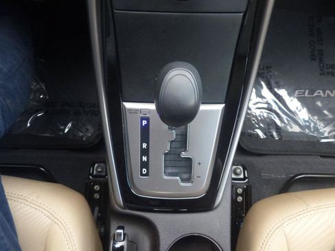 Used 2013 Hyundai Elantra GLS w/ Preferred Pkg FWD image 23