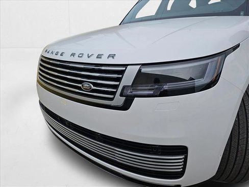 New 2025 Land Rover Range Rover SV image 29