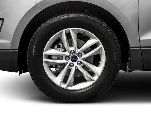 Used 2018 Ford Edge Titanium AWD/4WD image 12