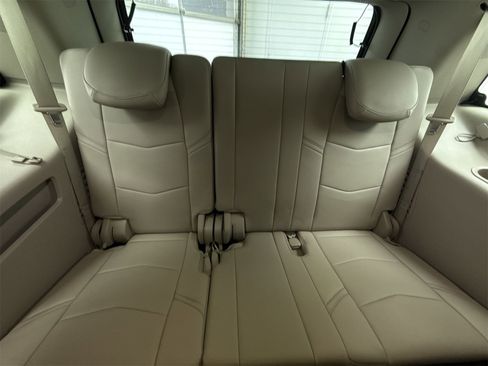 Used 2015 Cadillac Escalade Premium image 40