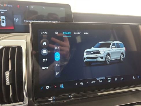 New 2025 Ford Expedition Max Platinum w/ Driver's Package image 38