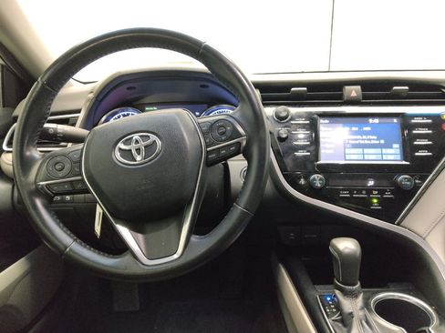 Used 2018 Toyota Camry XLE FWD image 22