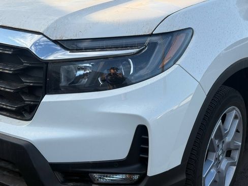 Certified 2024 Honda Passport EX-L image 9
