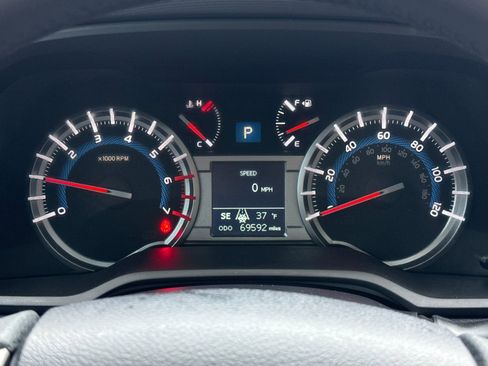 Used 2018 Toyota 4Runner SR5 Premium image 30