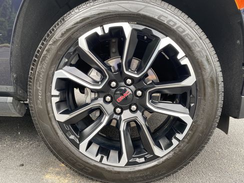 Used 2023 GMC Yukon Denali RWD image 44