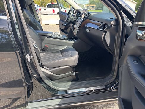 Used 2018 Mercedes-Benz GLE 350 4MATIC w/ Premium 2 Package image 23