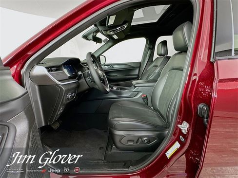 New 2025 Jeep Grand Cherokee L Altitude image 32