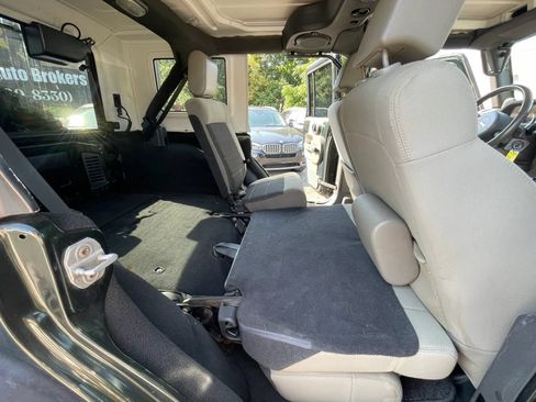 Used 2010 Jeep Wrangler Unlimited Sport w/ Dual Top Group AWD/4WD image 6