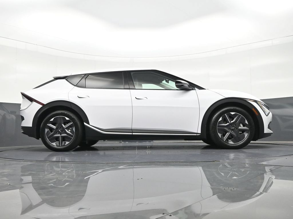 Used 2025 Kia EV6 Light RWD image 33
