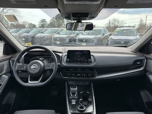 Certified 2023 Nissan Rogue SV image 11