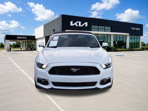 Used 2017 Ford Mustang GT Premium w/ Equipment Group 401A RWD image 2