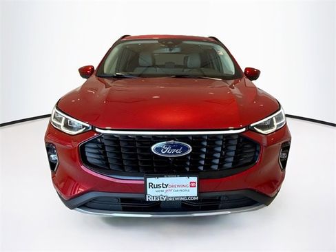 Used 2023 Ford Escape Platinum image 2