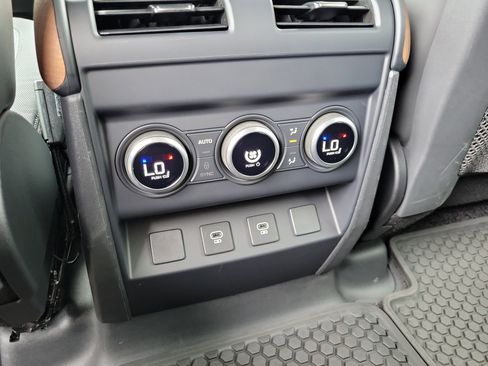 Used 2024 Land Rover Defender 130 X AWD/4WD image 15