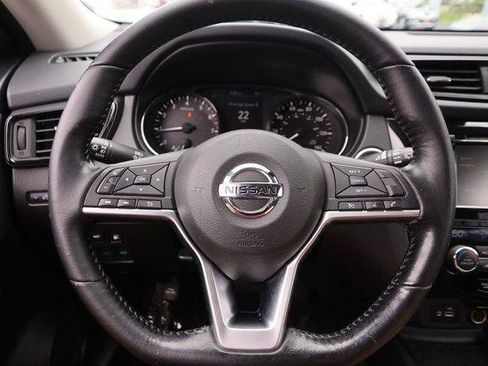 Used 2020 Nissan Rogue SV FWD image 11