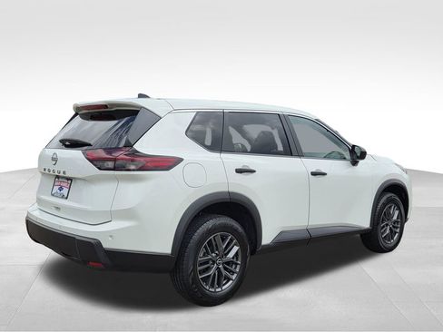 Used 2024 Nissan Rogue S FWD image 6