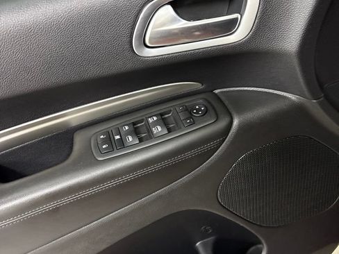 Used 2019 Dodge Durango SXT w/ 3rd Row Seating Group RWD image 18