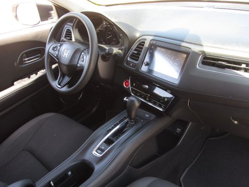 Used 2019 Honda HR-V EX image 10