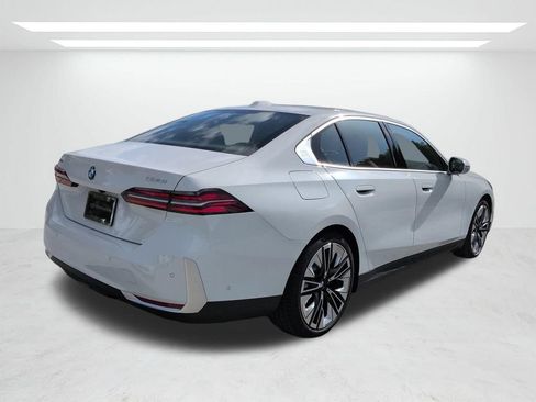 New 2027 BMW 530i xDrive w/ Premium Package AWD/4WD image 4