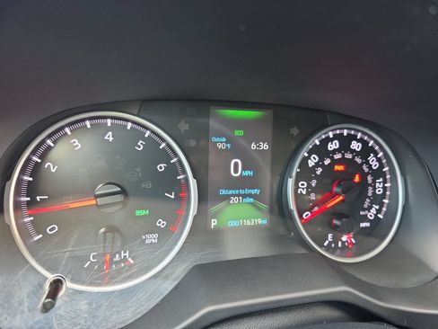 Used 2022 Toyota RAV4 XLE FWD image 18