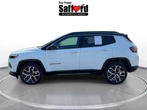 Used 2025 Jeep Compass Limited w/ Elite Group AWD/4WD image 4