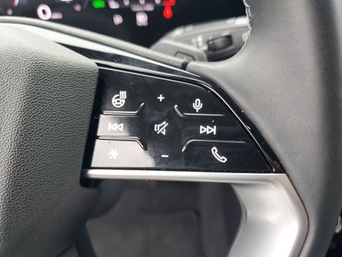 Used 2025 Audi Q5 Premium w/ Convenience Package image 25