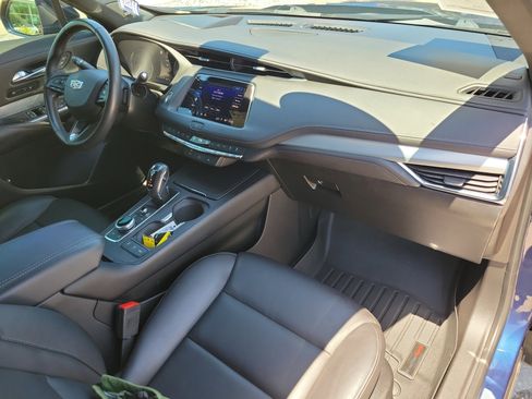 Used 2019 Cadillac XT4 Premium Luxury w/ Technology Package image 11