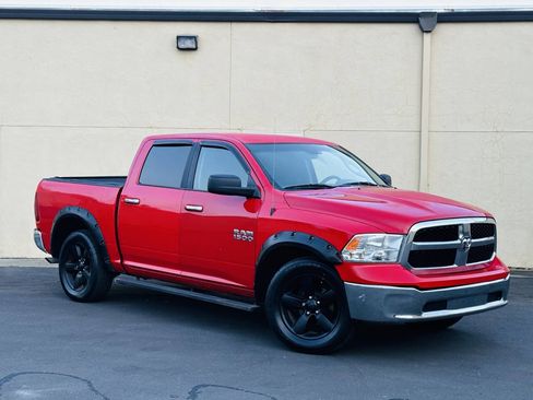 Used 2018 RAM 1500 Classic SLT image 2