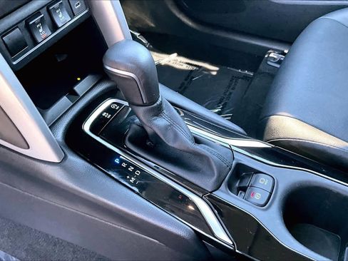 Used 2025 Toyota Corolla Cross XLE w/ Convenience Package image 17