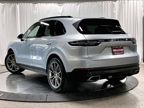 Used 2023 Porsche Cayenne image 3