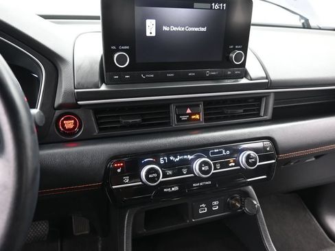 Used 2025 Honda Pilot Sport image 26