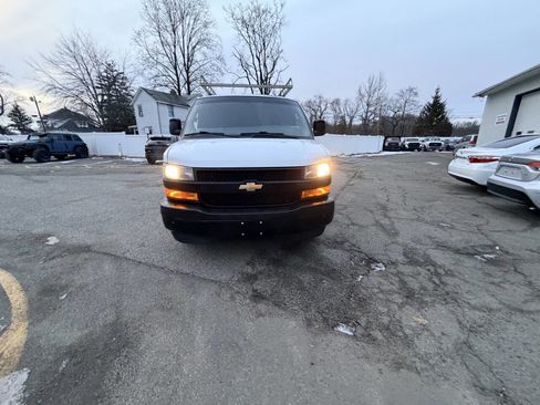Used 2020 Chevrolet Express 2500 2500 3dr Cargo Van w/ Driver Convenience Package image 4