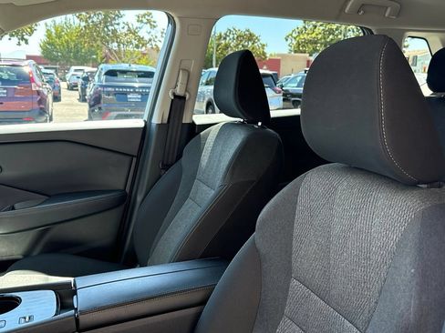 Used 2025 Nissan Rogue SV FWD image 13