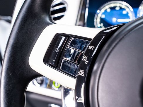 Used 2019 Rolls-Royce Phantom Sedan RWD image 37