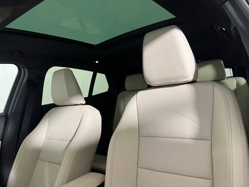 Used 2025 BMW X2 xDrive28i w/ Premium Package image 15