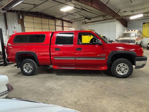 Used 2004 Chevrolet Silverado 2500 LS w/ Heavy-Duty Power Package RWD image 3