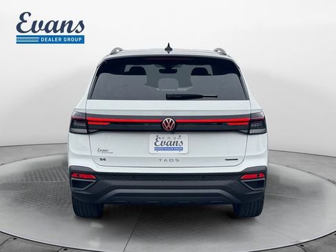 New 2026 Volkswagen Taos SE AWD/4WD image 5