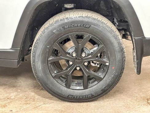 New 2026 Jeep Grand Cherokee Altitude AWD/4WD image 44