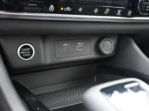 Used 2023 Nissan Rogue SV w/ SV Premium B Package FWD image 22
