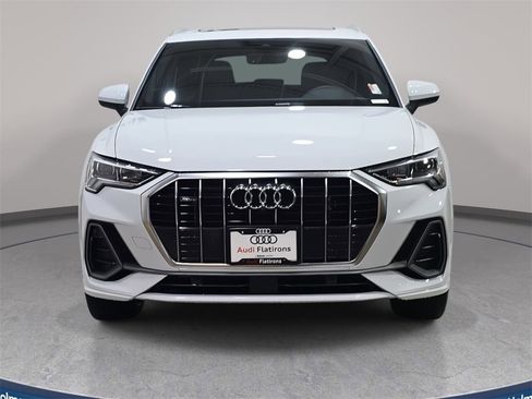 Certified 2025 Audi Q3 2.0T Premium Plus w/ Premium Plus Package image 3