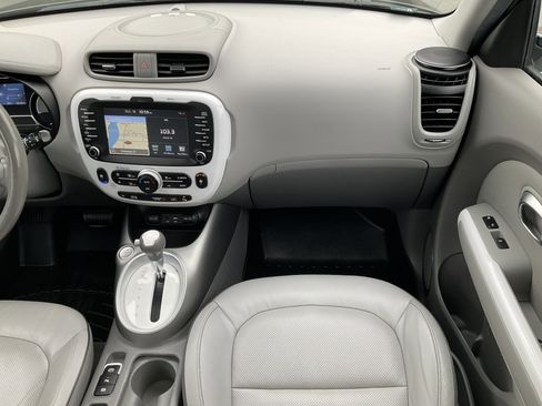 Used 2018 Kia Soul EV + w/ Sun & Fun Package image 25