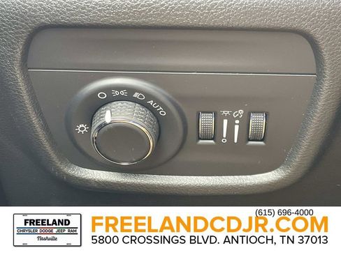 New 2025 Jeep Grand Cherokee Altitude w/ Trailer Tow Package AWD/4WD image 30