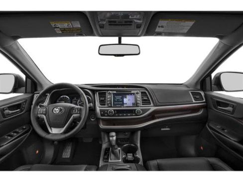 Used 2015 Toyota Highlander Plus AWD/4WD image 4
