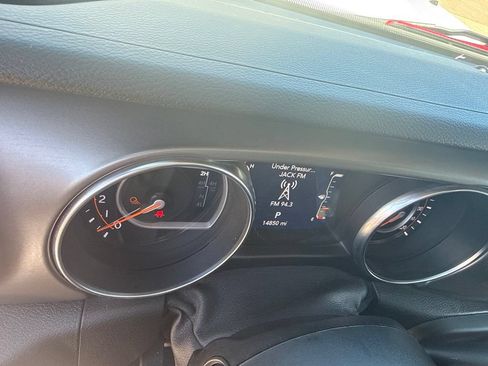 Used 2021 Jeep Gladiator Sport AWD/4WD image 4