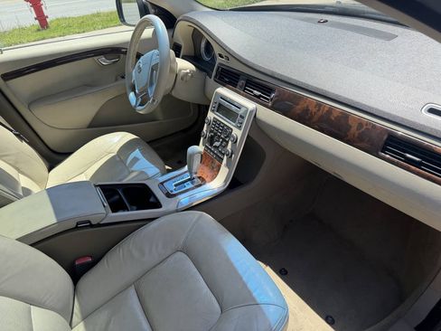 Used 2011 Volvo XC70 T6 AWD/4WD image 13