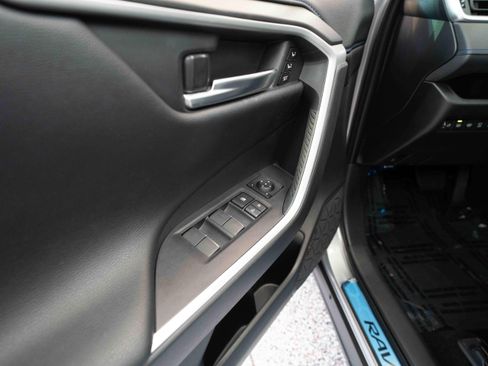 Certified 2025 Toyota RAV4 XSE w/ Advanced Technology Package AWD/4WD image 8