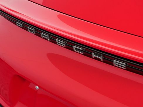 Used 2018 Porsche 718 Cayman RWD image 34
