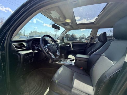 Used 2016 Toyota 4Runner SR5 Premium RWD image 10