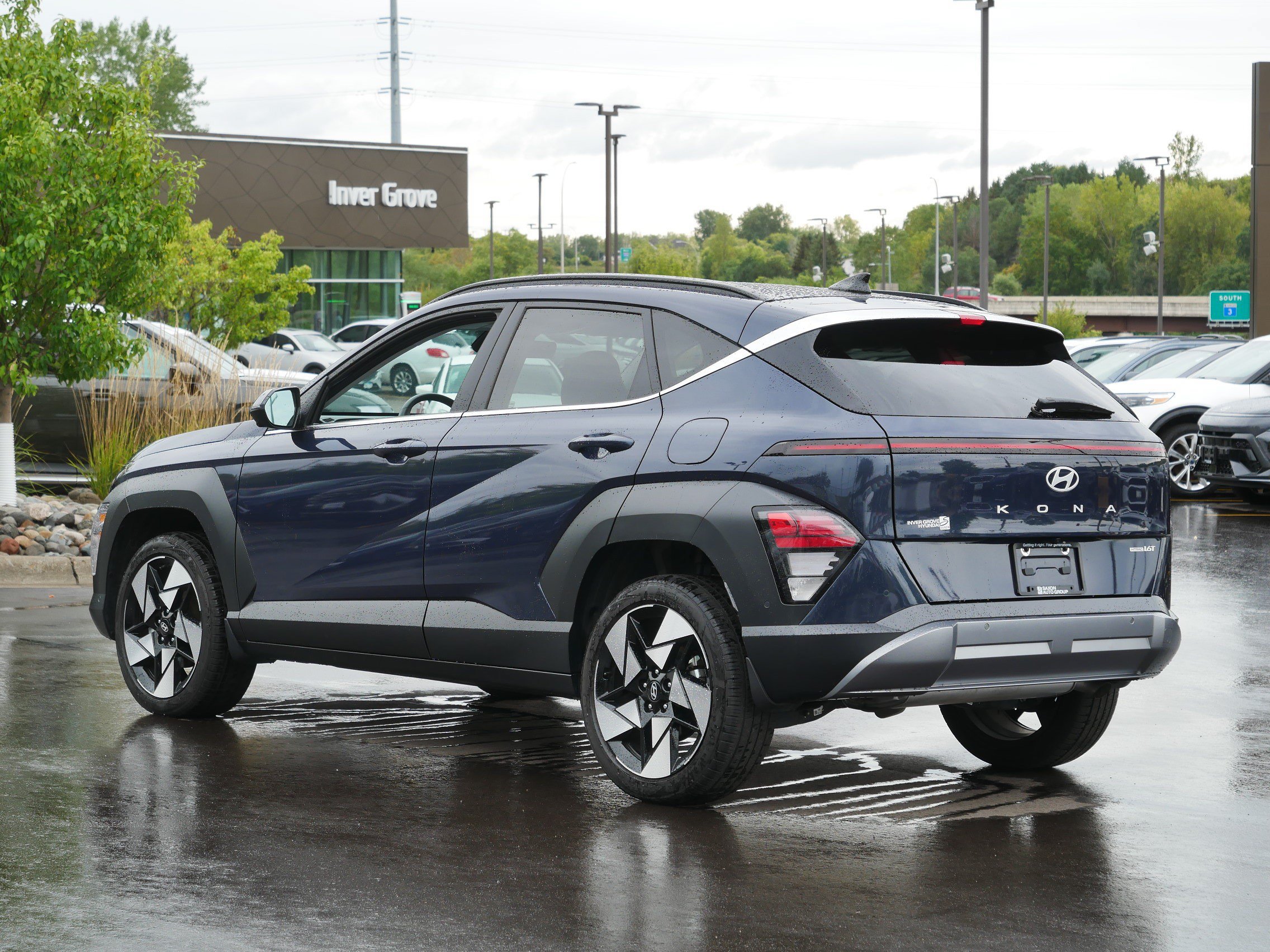 Used 2024 Hyundai Kona Limited AWD/4WD image 8